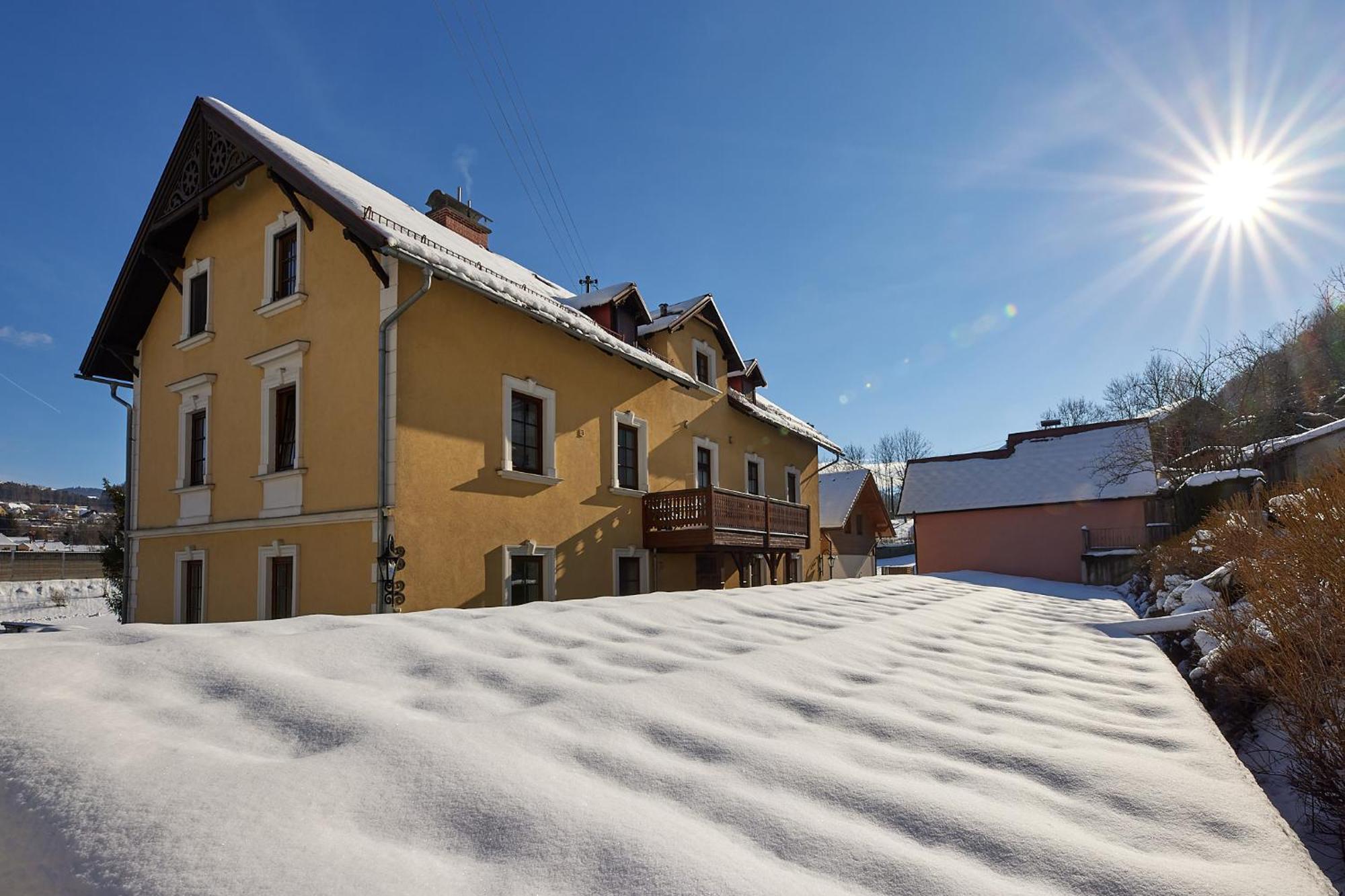 Villa Ganzstein Мюрццушлаґ Екстер'єр фото